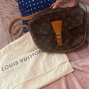 ❤️Louis Vuitton Jeune Fille G